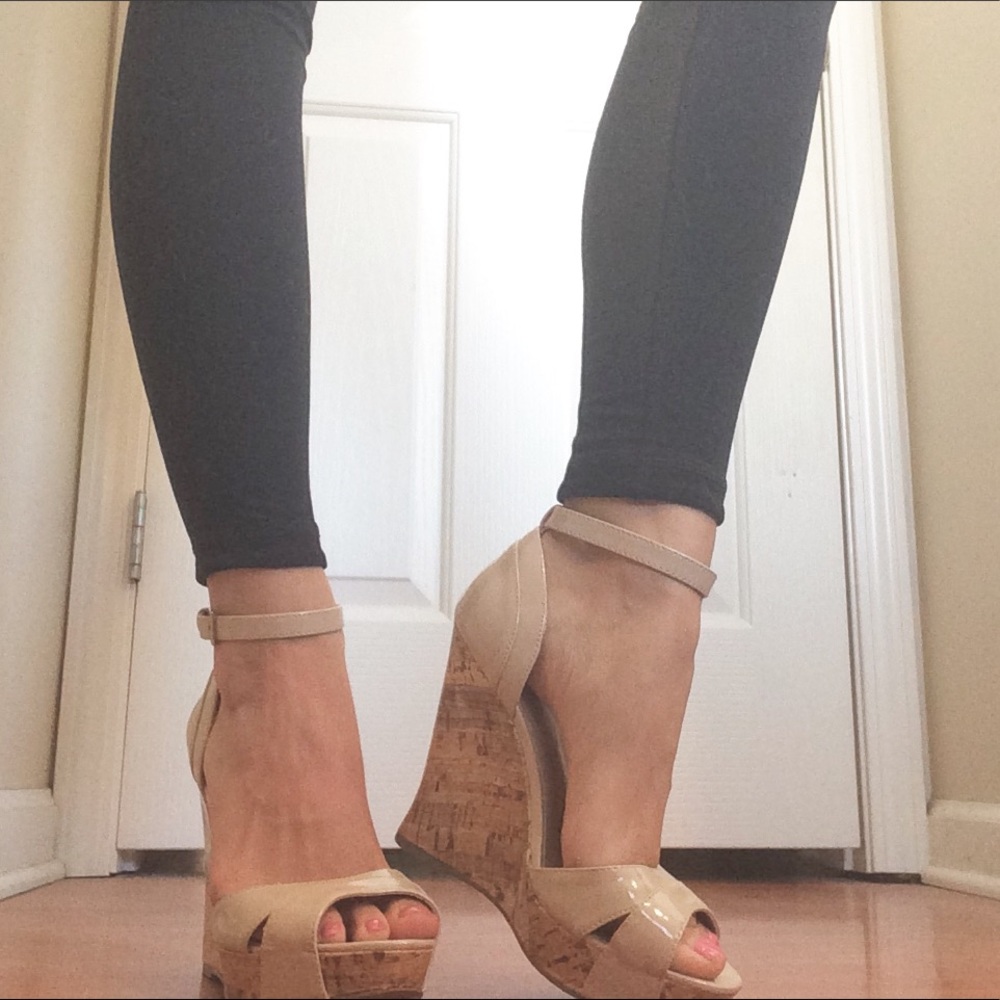 Nude Wedges